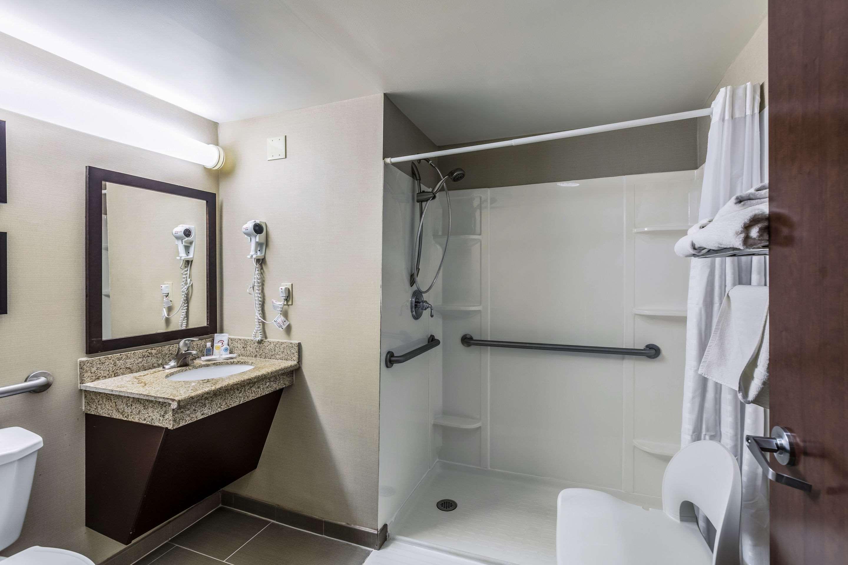 Comfort Inn Medford-Long Island Buitenkant foto