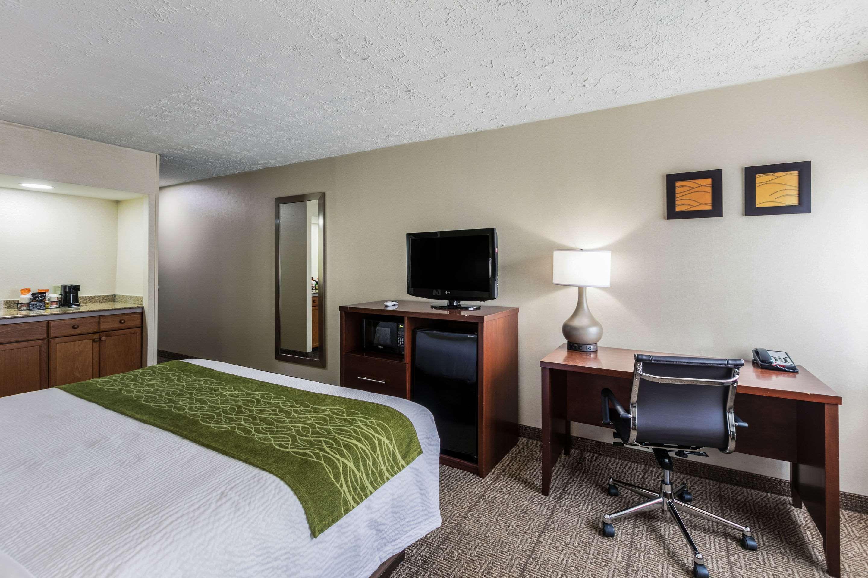 Comfort Inn Medford-Long Island Buitenkant foto