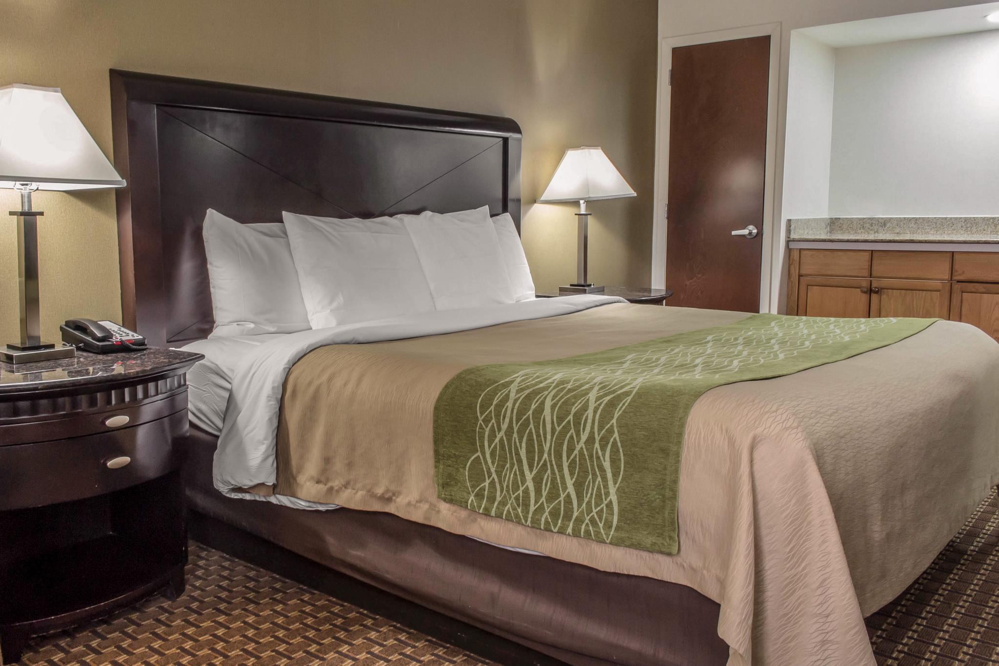 Comfort Inn Medford-Long Island Buitenkant foto
