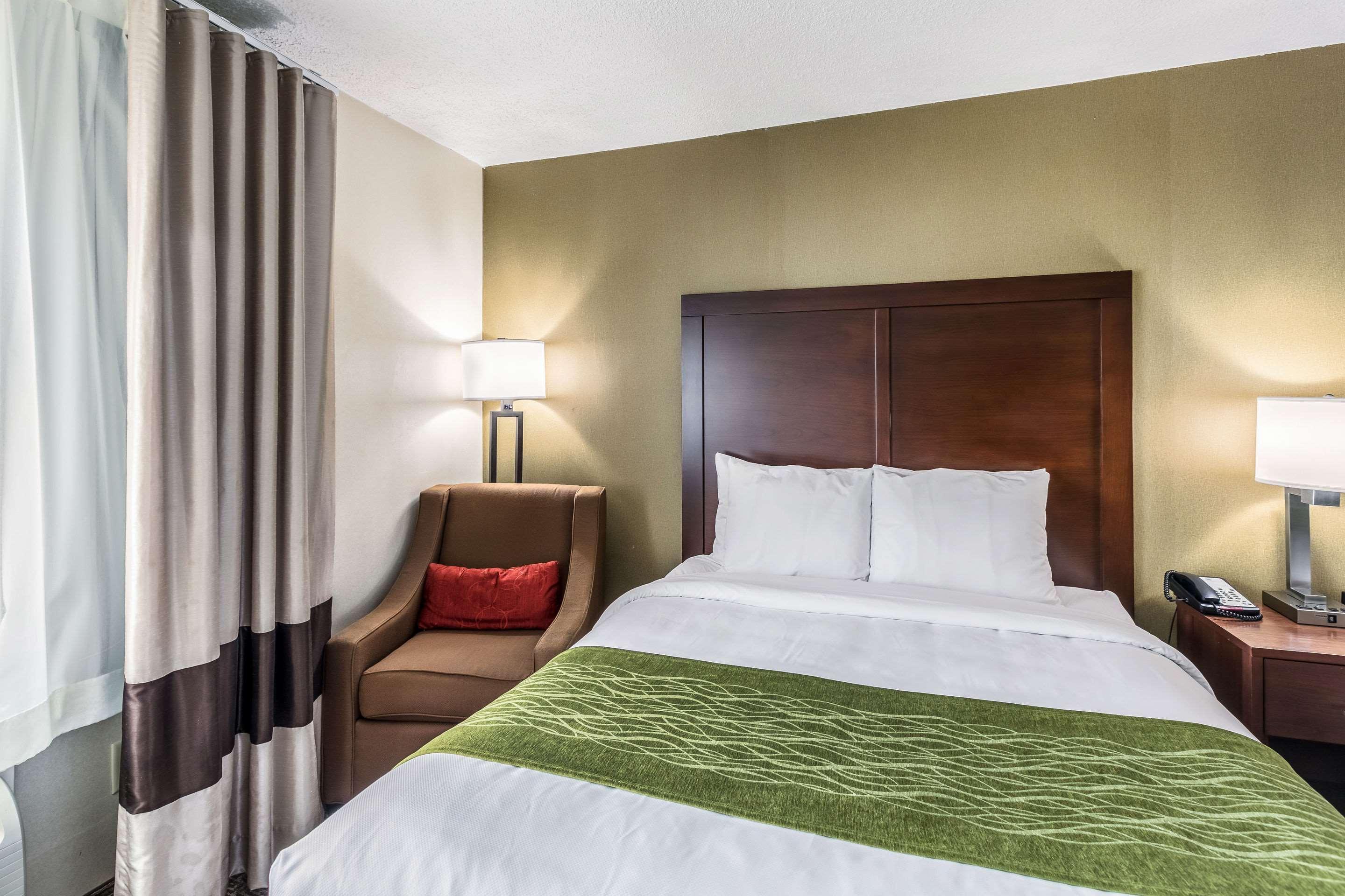 Comfort Inn Medford-Long Island Buitenkant foto