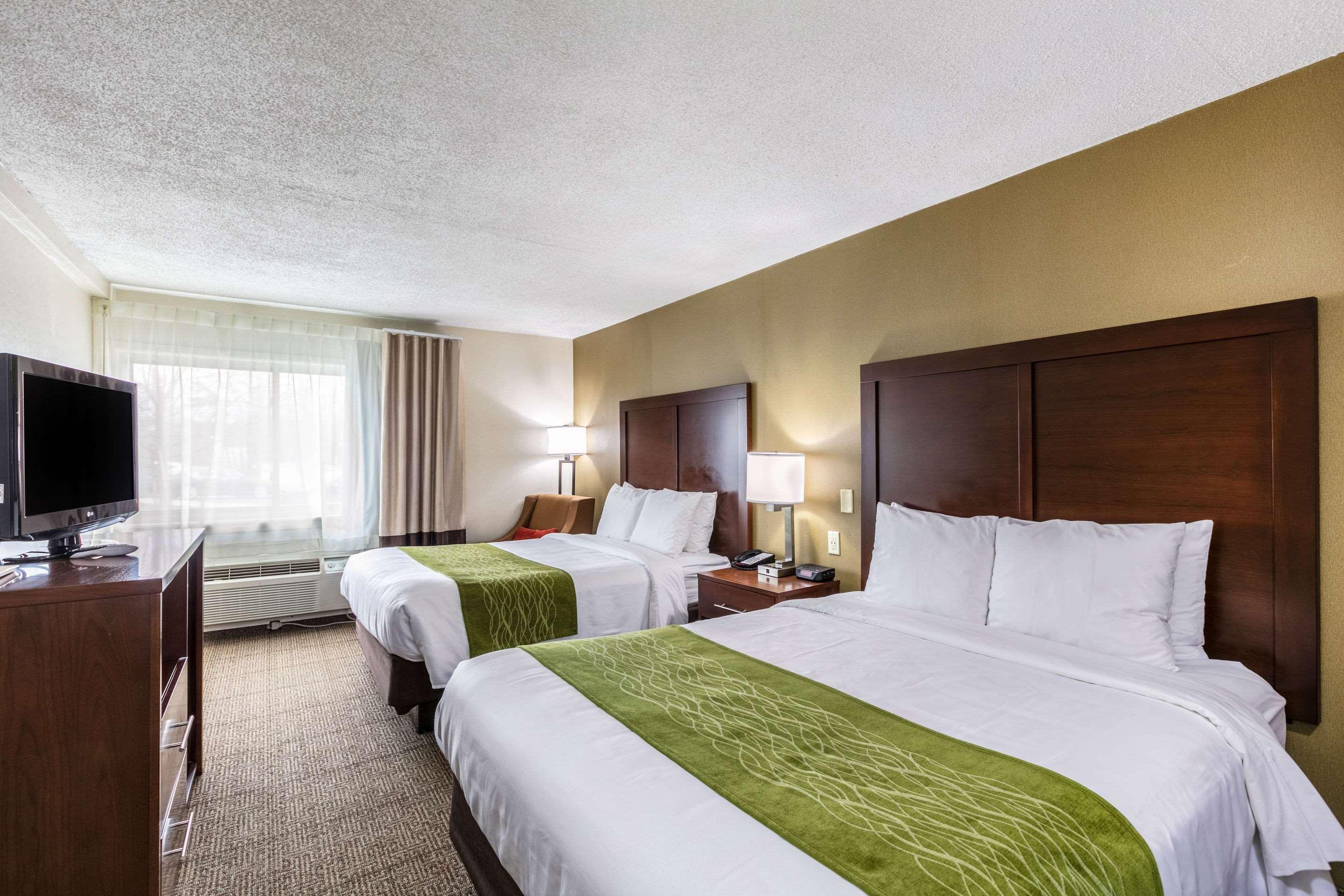 Comfort Inn Medford-Long Island Buitenkant foto