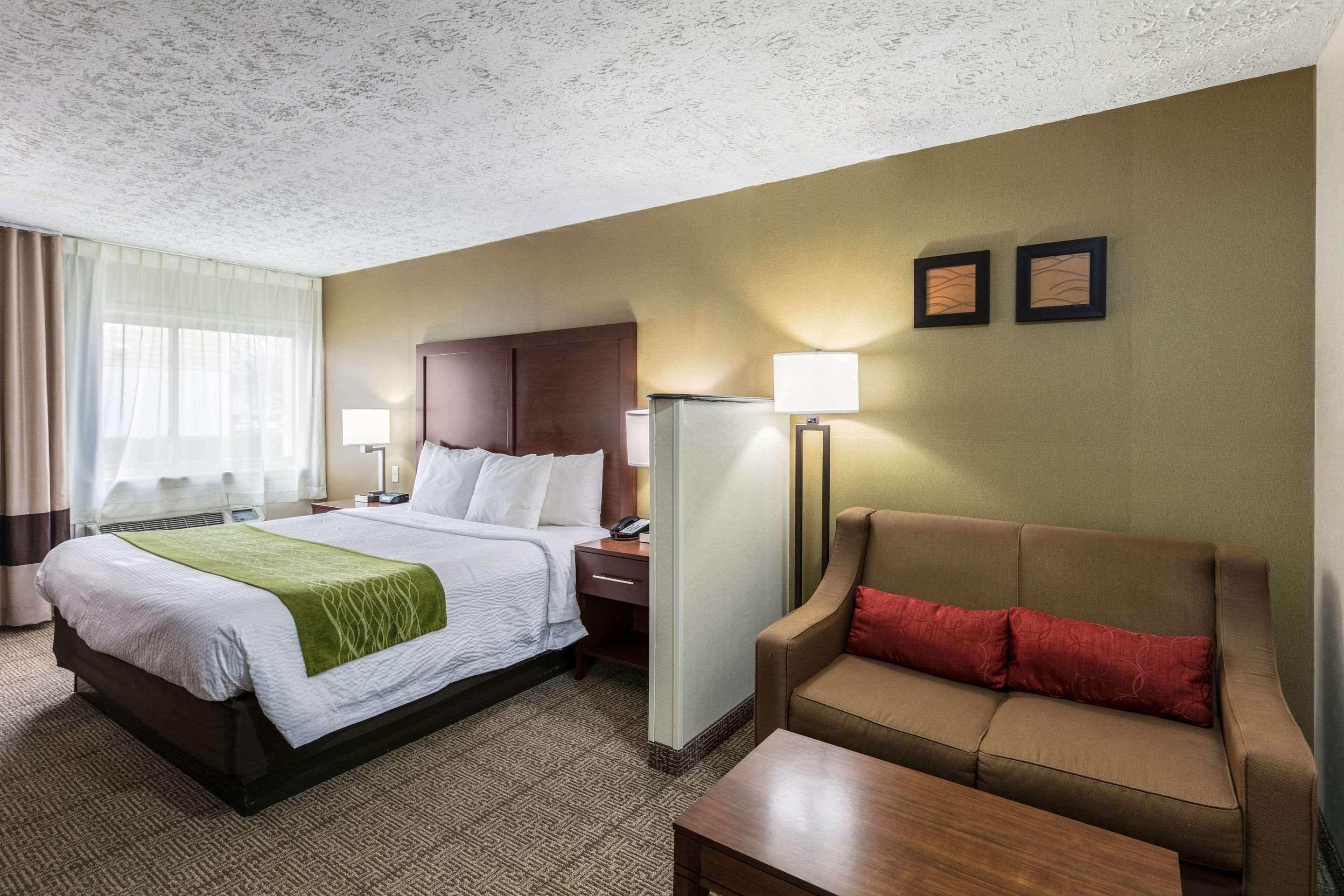 Comfort Inn Medford-Long Island Buitenkant foto