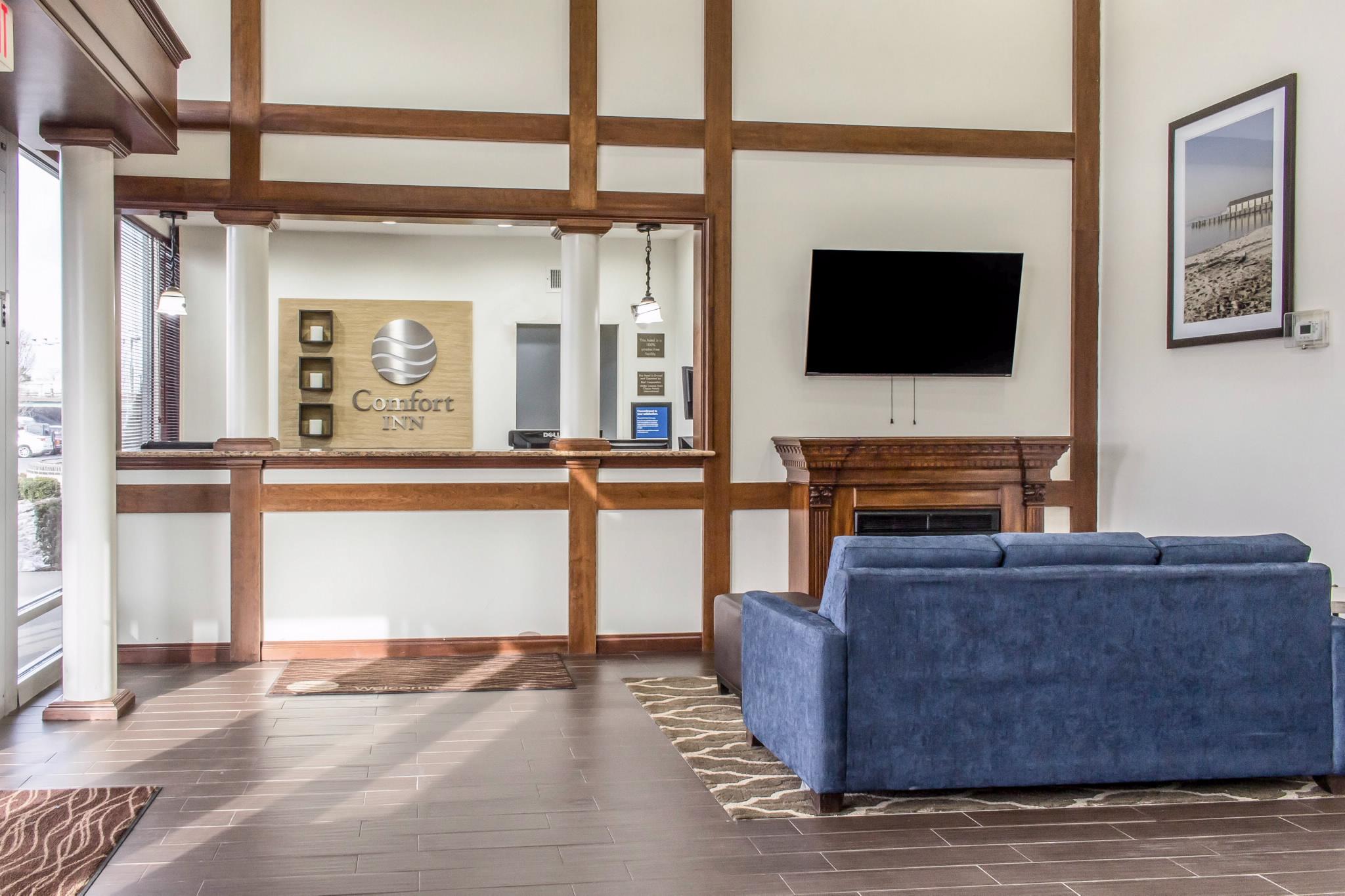Comfort Inn Medford-Long Island Buitenkant foto