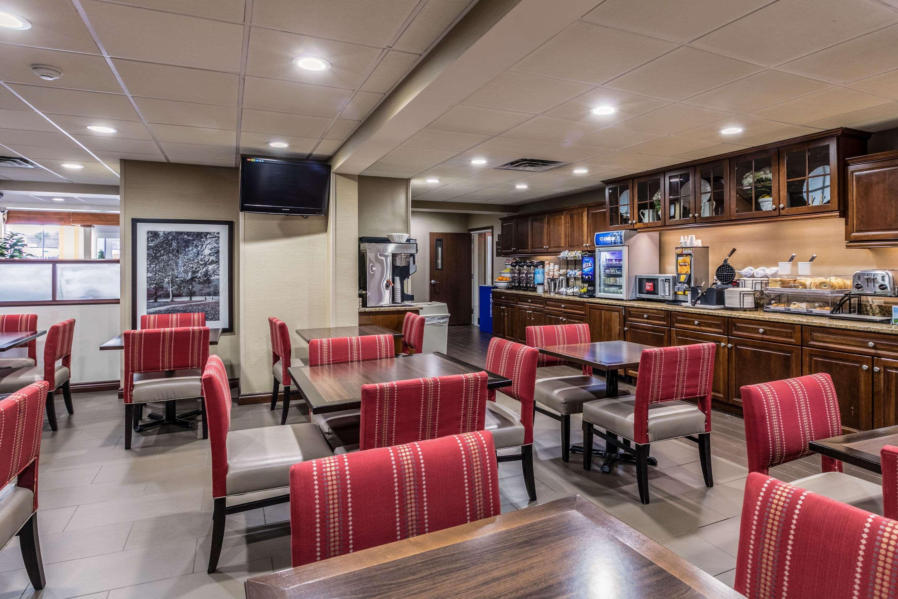 Comfort Inn Medford-Long Island Buitenkant foto