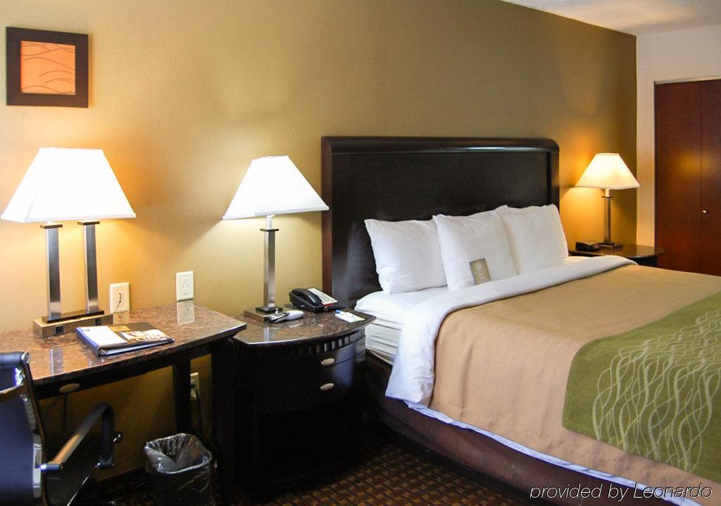 Comfort Inn Medford-Long Island Buitenkant foto