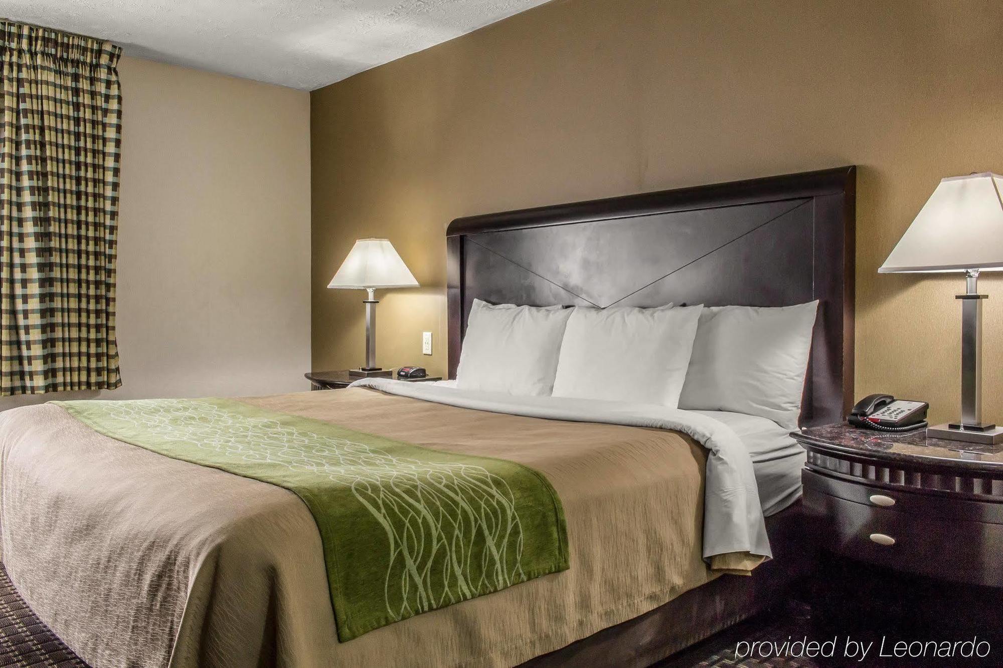 Comfort Inn Medford-Long Island Buitenkant foto